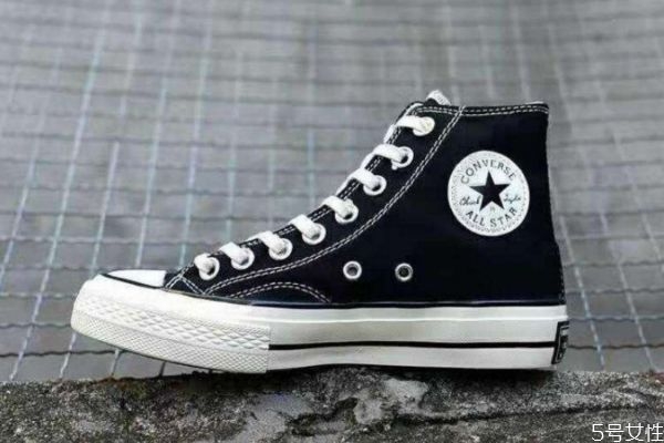 匡威鞋底多厚 匡威哪個(gè)系列鞋底最厚 匡威鞋底多厚 匡威哪個(gè)系列鞋底最厚