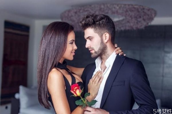 男生遇到真正喜歡女生會怎樣 男生對你有意思的舉動 男生遇到真正喜歡女生會怎樣 男生對你有意思的舉動