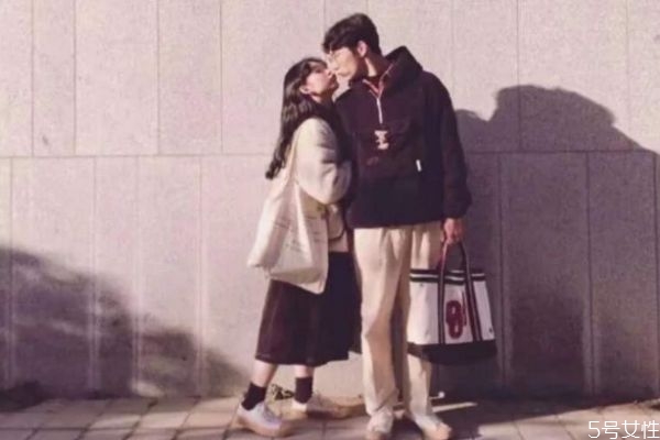 男人在等你挽回的暗示 男人主動分手后的心態(tài) 男人在等你挽回的暗示 男人主動分手后的心態(tài)