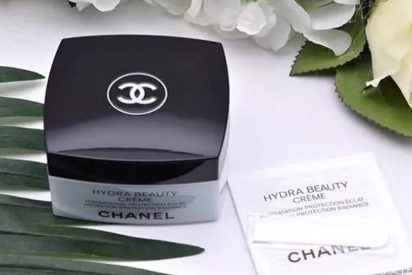 面霜為什么油膩 保濕不油膩的面霜推薦 面霜為什么油膩 保濕不油膩的面霜推薦