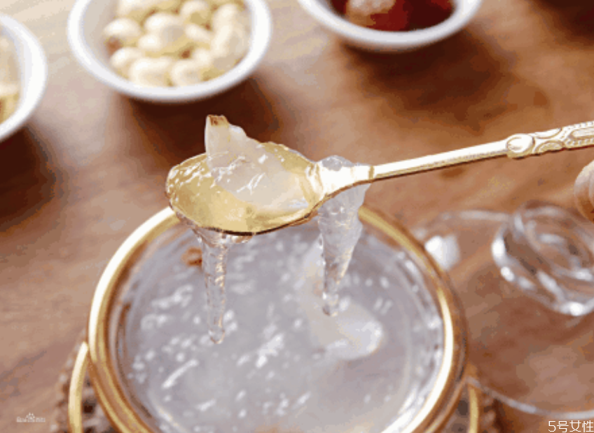 燕窩泡了一天還能吃嗎 燕窩泡了可以在冰箱放多久 燕窩泡了一天還能吃嗎 燕窩泡了可以在冰箱放多久