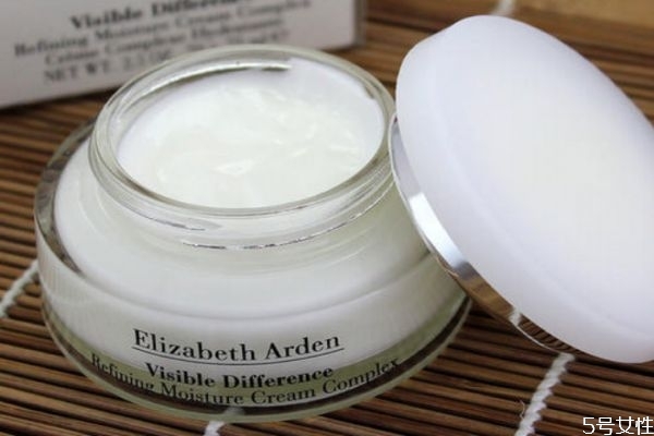 用了精華還要用乳液和面霜嗎 精華后隔多久用面霜 用了精華還要用乳液和面霜嗎 精華后隔多久用面霜