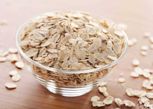 燕麥片生的好還是熟的好 燕麥片生的和熟的區(qū)別 燕麥片生的好還是熟的好 燕麥片生的和熟的區(qū)別