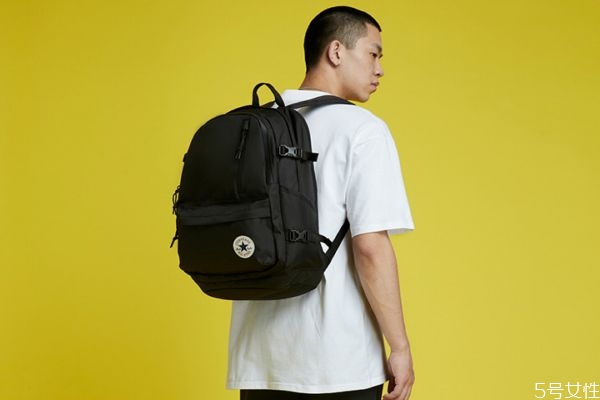 匡威書(shū)包怎么辨別真假 匡威書(shū)包多少錢(qián)