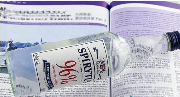 伏特加96度生命之水 喝一瓶生命之水會死嗎 伏特加96度生命之水 喝一瓶生命之水會死嗎