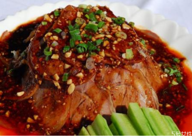 鹵牛肉和醬牛肉的區(qū)別 鹵牛肉和醬牛肉哪個好吃 鹵牛肉和醬牛肉的區(qū)別 鹵牛肉和醬牛肉哪個好吃