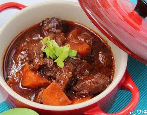 燉牛腱子放什么調(diào)料最好 燉牛肉最忌諱的兩種佐料 燉牛腱子放什么調(diào)料最好 燉牛肉最忌諱的兩種佐料