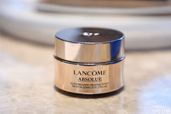 蘭蔻菁純國(guó)內(nèi)國(guó)外的有區(qū)別嗎 蘭蔻菁純眼霜值得買(mǎi)嗎