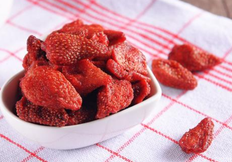 凍干草莓怎么做 凍干草莓可以泡水嗎 凍干草莓怎么做 凍干草莓可以泡水嗎