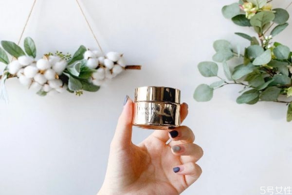 蘭蔻菁純眼霜和雅詩(shī)蘭黛眼霜哪個(gè)好 蘭蔻和雅詩(shī)蘭黛對(duì)比 蘭蔻菁純眼霜和雅詩(shī)蘭黛眼霜哪個(gè)好 蘭蔻和雅詩(shī)蘭黛對(duì)比