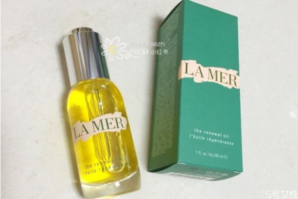 先用精油還是精華液 長期用精油護膚好不好 先用精油還是精華液 長期用精油護膚好不好