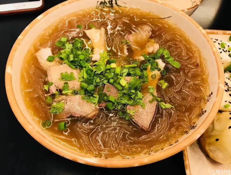 炒粉絲怎么讓它不粘不坨 炒粉絲不結(jié)塊的竅門 炒粉絲怎么讓它不粘不坨 炒粉絲不結(jié)塊的竅門