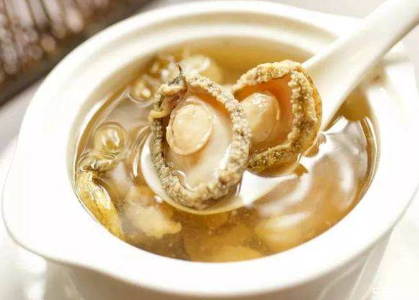 鮑魚可以燉什么湯 鮑魚湯的功效與作用 鮑魚可以燉什么湯 鮑魚湯的功效與作用