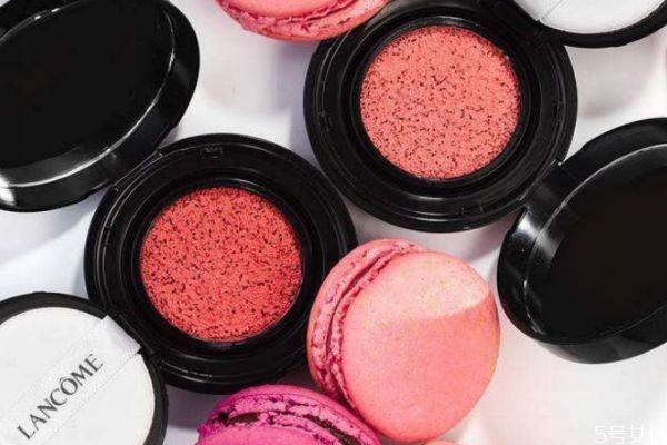 腮紅過期了還能繼續(xù)用嗎 腮紅保質(zhì)期有多久 腮紅過期了還能繼續(xù)用嗎 腮紅保質(zhì)期有多久