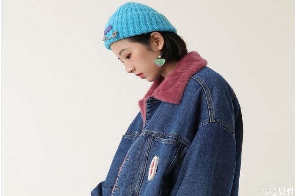 洗牛仔的水為什么發(fā)黃 牛仔外套發(fā)黃能洗掉嗎 洗牛仔的水為什么發(fā)黃 牛仔外套發(fā)黃能洗掉嗎