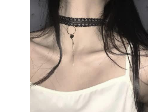 choker項鏈有什么暗示 choker和chocker的區(qū)別 choker項鏈有什么暗示 choker和chocker的區(qū)別