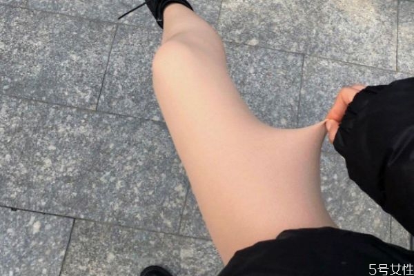 絲襪破洞了怎么辦 絲襪勾絲的補(bǔ)救方法 絲襪破洞了怎么辦 絲襪勾絲的補(bǔ)救方法