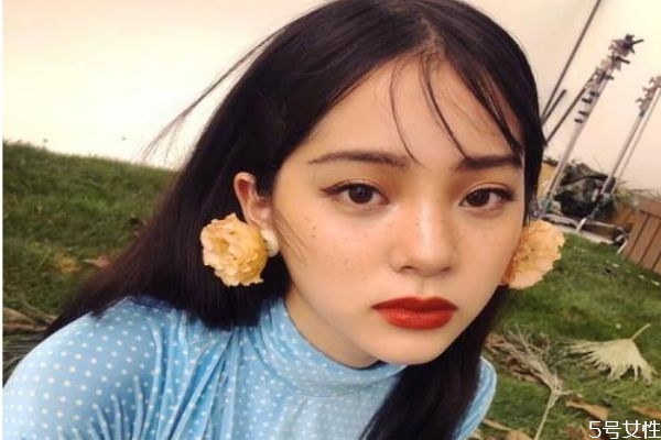 雀斑妝怎么畫 日系雀斑妝畫法 雀斑妝怎么畫 日系雀斑妝畫法