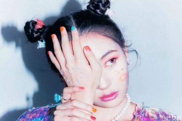 去夜店化什么妝 夜店蹦迪妝畫(huà)法