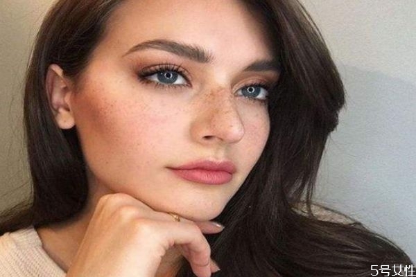 雀斑妝怎么畫 日系雀斑妝畫法 雀斑妝怎么畫 日系雀斑妝畫法