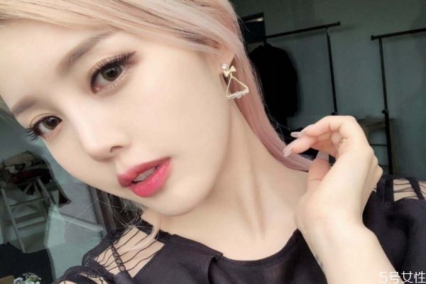 什么人適合化淡妝 為什么有的人只適合化淡妝 什么人適合化淡妝 為什么有的人只適合化淡妝