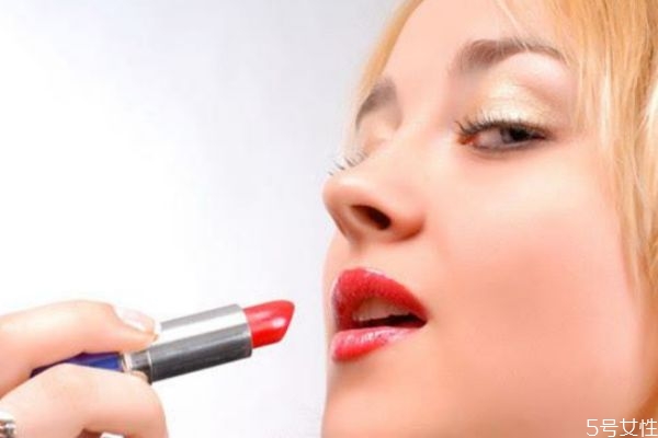 怎么知道口紅有沒有過期 口紅變質的特征 怎么知道口紅有沒有過期 口紅變質的特征