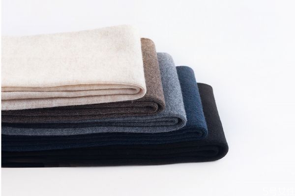 中筒襪一般多少厘米 過膝襪和長(zhǎng)筒襪的區(qū)別