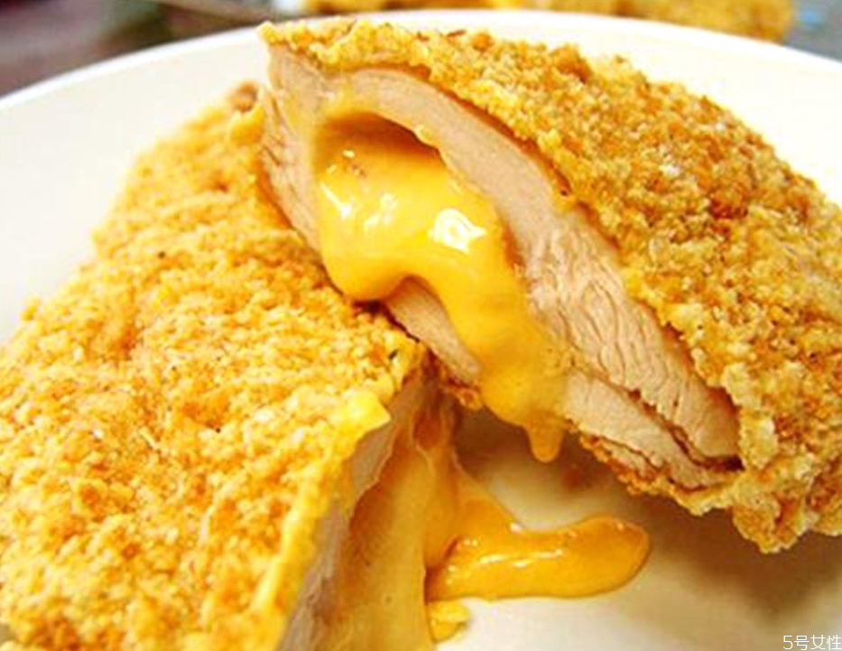 爆漿芝士雞排好吃嗎 爆漿雞排和普通雞排哪個好吃 爆漿芝士雞排好吃嗎 爆漿雞排和普通雞排哪個好吃