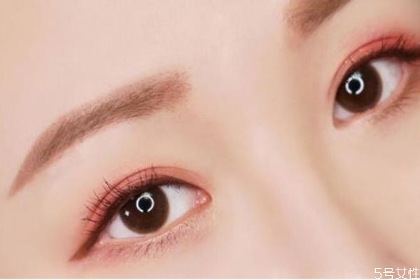 怎么快速畫眼影 快速日常眼影教程 怎么快速畫眼影 快速日常眼影教程