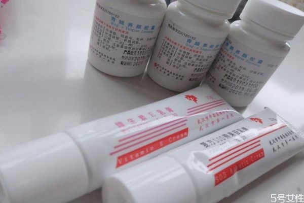 熊果苷軟膏有依賴性嗎 熊果苷軟膏用多久可以淡斑 熊果苷軟膏有依賴性嗎 熊果苷軟膏用多久可以淡斑