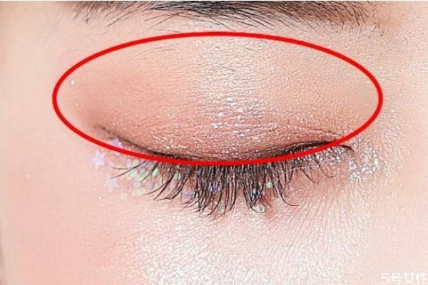 眼影一般多少錢合適 廉價(jià)眼影對(duì)眼睛的危害