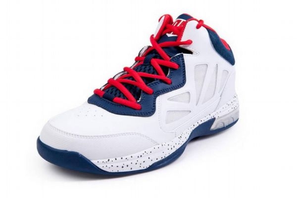 籃球鞋被油弄臟了怎么辦 球鞋清洗劑要怎么使用 籃球鞋被油弄臟了怎么辦 球鞋清洗劑要怎么使用