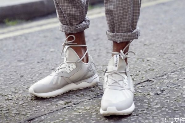 卷的褲腿老是掉怎么辦 卷褲腿怎么不會(huì)掉下來(lái)