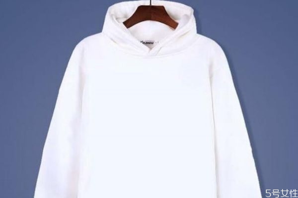 白色衣服為什么會發(fā)黃 白色衣服如何防止變黃 白色衣服為什么會發(fā)黃 白色衣服如何防止變黃