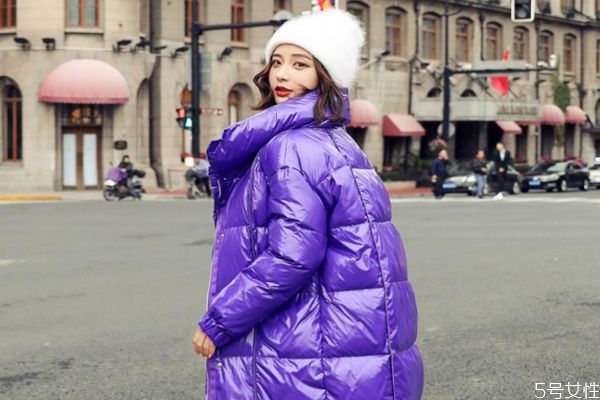 亮皮羽絨服臟了怎么清洗 亮皮羽絨服發(fā)黃怎么辦 亮皮羽絨服臟了怎么清洗 亮皮羽絨服發(fā)黃怎么辦