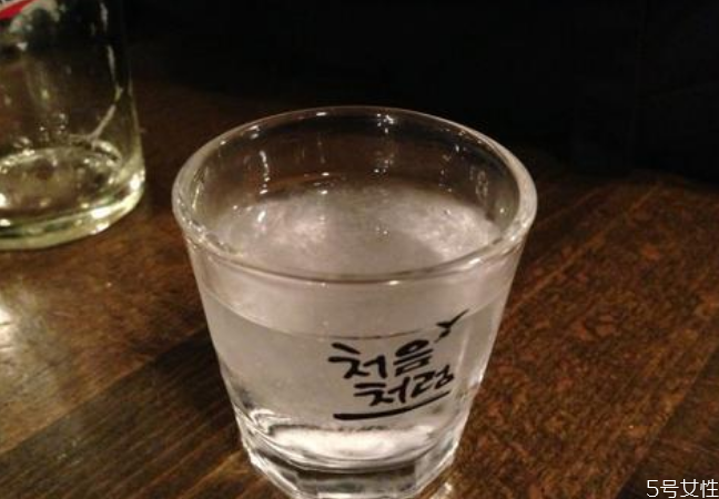 韓國燒酒什么味好喝 燒酒的選購方法 韓國燒酒什么味好喝 燒酒的選購方法