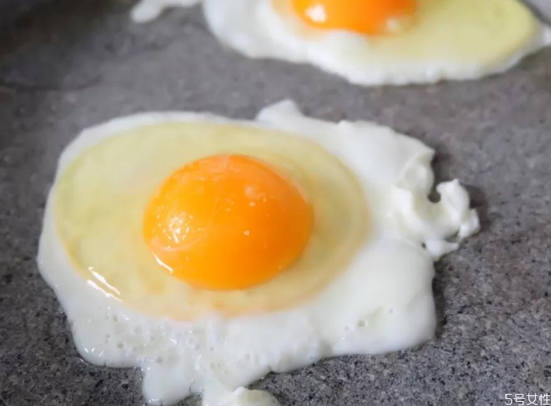 無(wú)菌蛋生吃有營(yíng)養(yǎng)嗎 無(wú)菌蛋生吃吃法 無(wú)菌蛋生吃有營(yíng)養(yǎng)嗎 無(wú)菌蛋生吃吃法