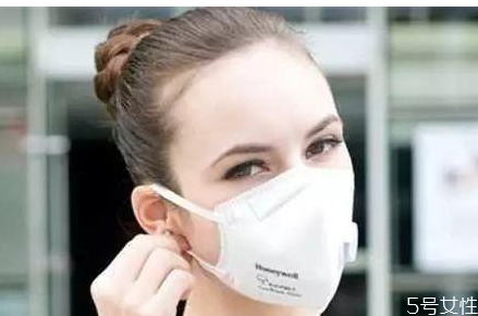 口罩太大怎么戴 戴口罩兩邊不貼合 口罩太大怎么戴 戴口罩兩邊不貼合