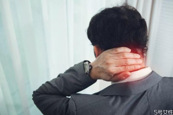 長期看電腦脖子疼怎么辦 長期看電腦頸椎疼怎么緩解 長期看電腦脖子疼怎么辦 長期看電腦頸椎疼怎么緩解