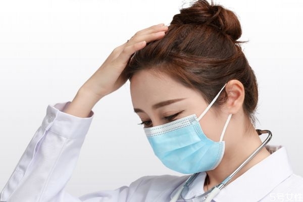 口罩顏色深好還是淺好 一次性醫(yī)用口罩a型和b型的區(qū)別 口罩顏色深好還是淺好 一次性醫(yī)用口罩a型和b型的區(qū)別