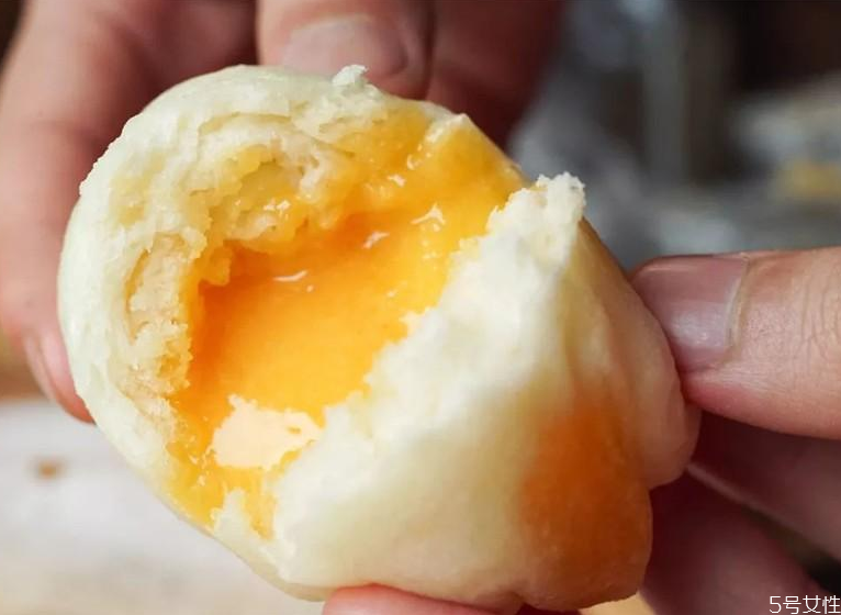 流沙包的餡是什么 如何自制流沙餡 流沙包的餡是什么 如何自制流沙餡