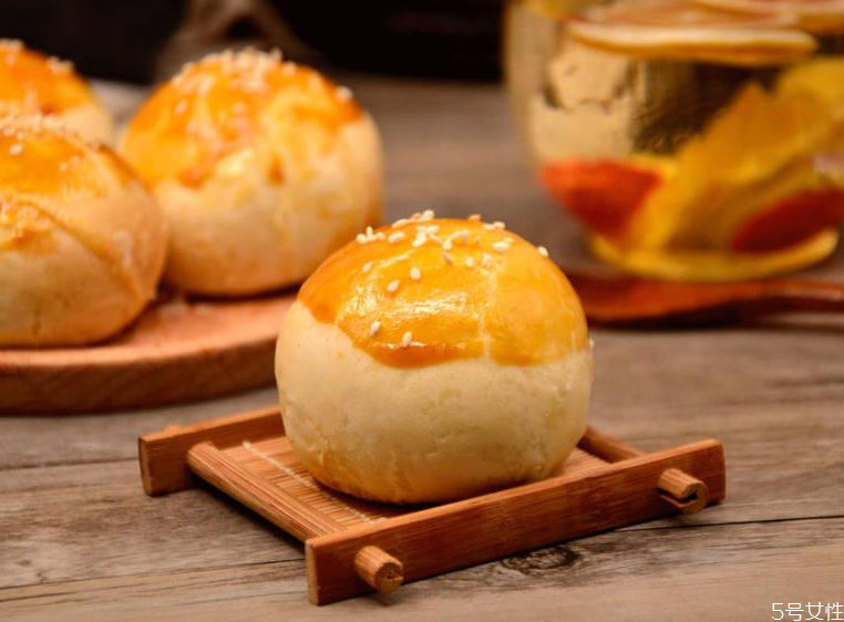 蛋黃酥好吃嗎 蛋黃酥哪個(gè)牌子最正宗 蛋黃酥好吃嗎 蛋黃酥哪個(gè)牌子最正宗