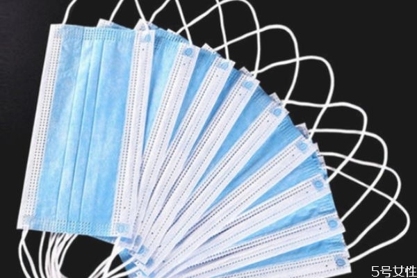醫(yī)用口罩為什么有的顏色深有的顏色淺 口罩不同顏色含義 醫(yī)用口罩為什么有的顏色深有的顏色淺 口罩不同顏色含義