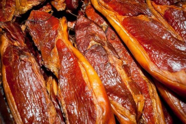 臘肉應(yīng)該怎么做 做臘肉的注意