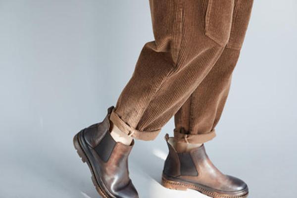 燈芯絨面料好嗎 燈芯絨面料的優(yōu)缺點 燈芯絨面料好嗎 燈芯絨面料的優(yōu)缺點