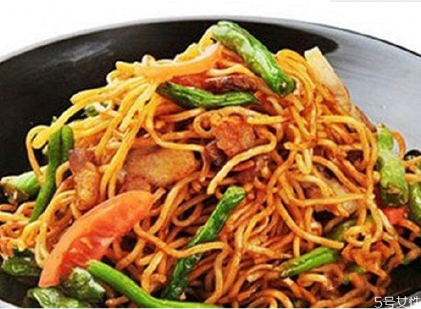 燜面太咸了怎么辦 面條有點(diǎn)咸咋辦 燜面太咸了怎么辦 面條有點(diǎn)咸咋辦