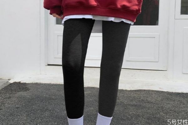 鯊魚褲和打底襪有什么區(qū)別 鯊魚褲和緊身褲的區(qū)別 鯊魚褲和打底襪有什么區(qū)別 鯊魚褲和緊身褲的區(qū)別
