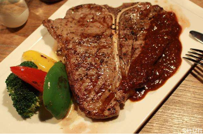 速凍牛排的醬包怎么用 速凍家庭牛排的簡易做法 速凍牛排的醬包怎么用 速凍家庭牛排的簡易做法