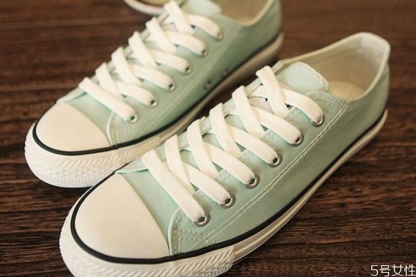 哪種鞋子不會(huì)臭腳 為什么有的鞋特別臭腳 哪種鞋子不會(huì)臭腳 為什么有的鞋特別臭腳