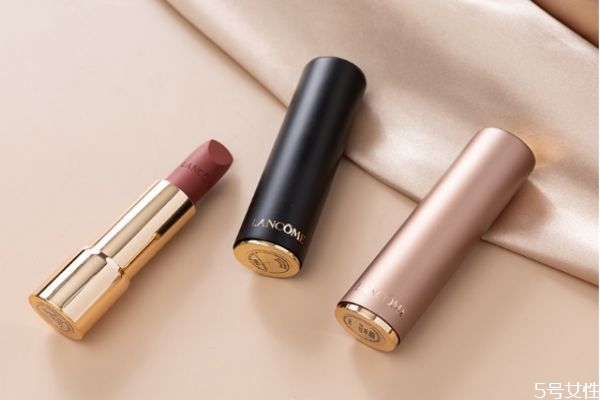 蘭蔻196口紅膏體上沒(méi)有l(wèi)ogo 蘭蔻口紅真假對(duì)照